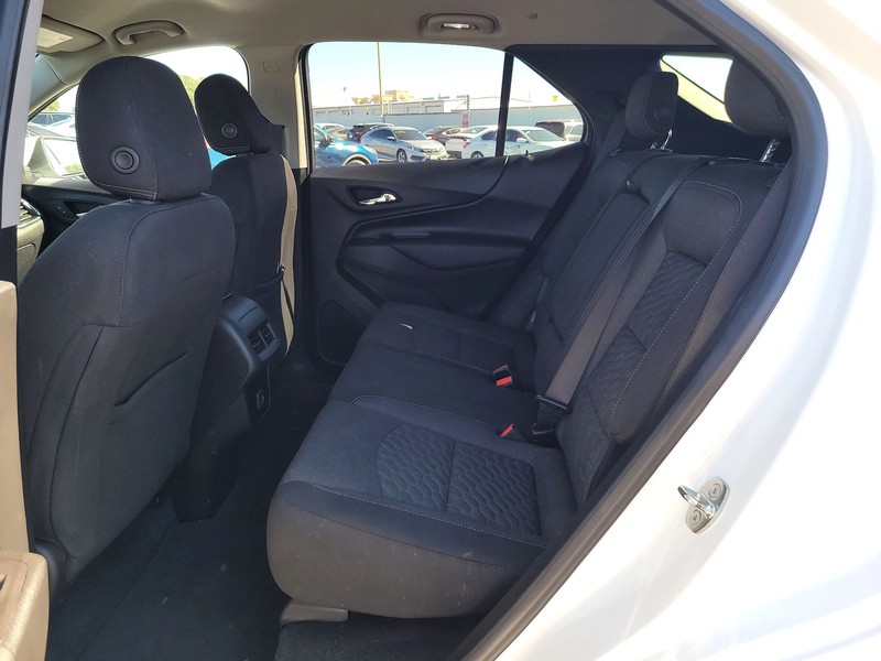 Chevrolet Equinox Vehicle Full-screen Gallery Image 10