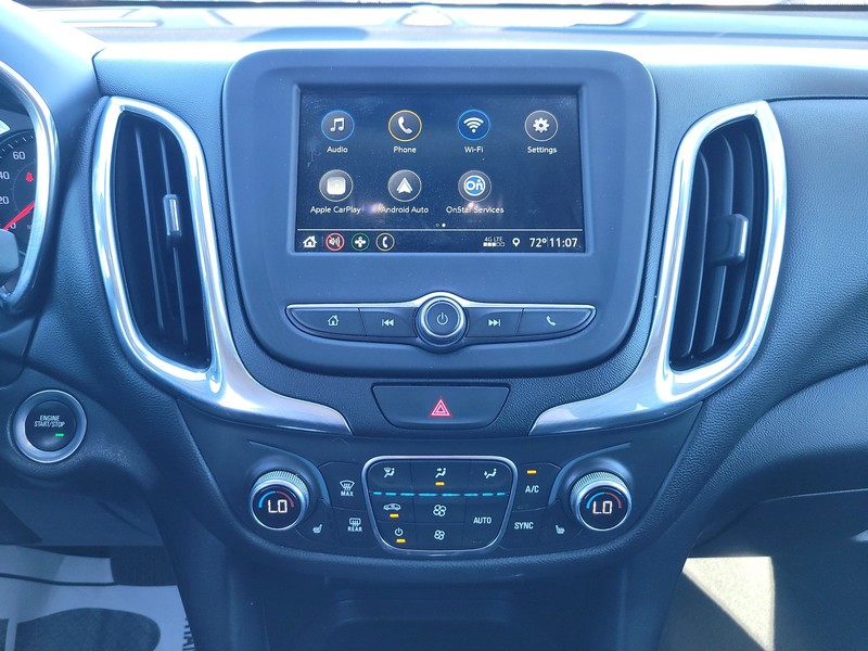 Chevrolet Equinox Vehicle Full-screen Gallery Image 12