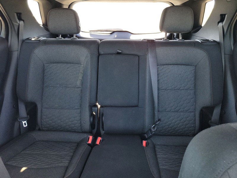 Chevrolet Equinox Vehicle Full-screen Gallery Image 13