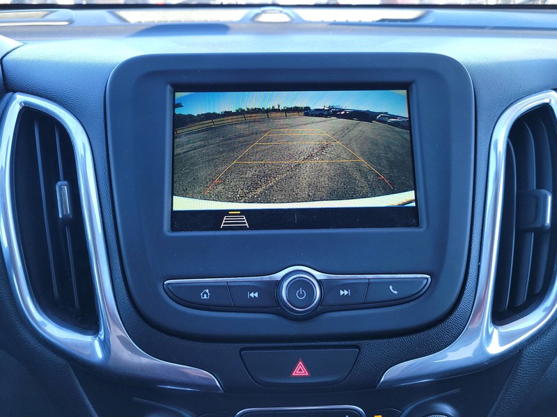 Chevrolet Equinox Vehicle Full-screen Gallery Image 17