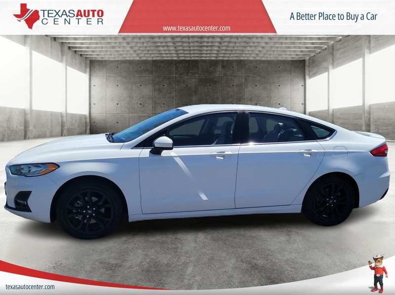 Ford Fusion Vehicle Full-screen Gallery Image 02