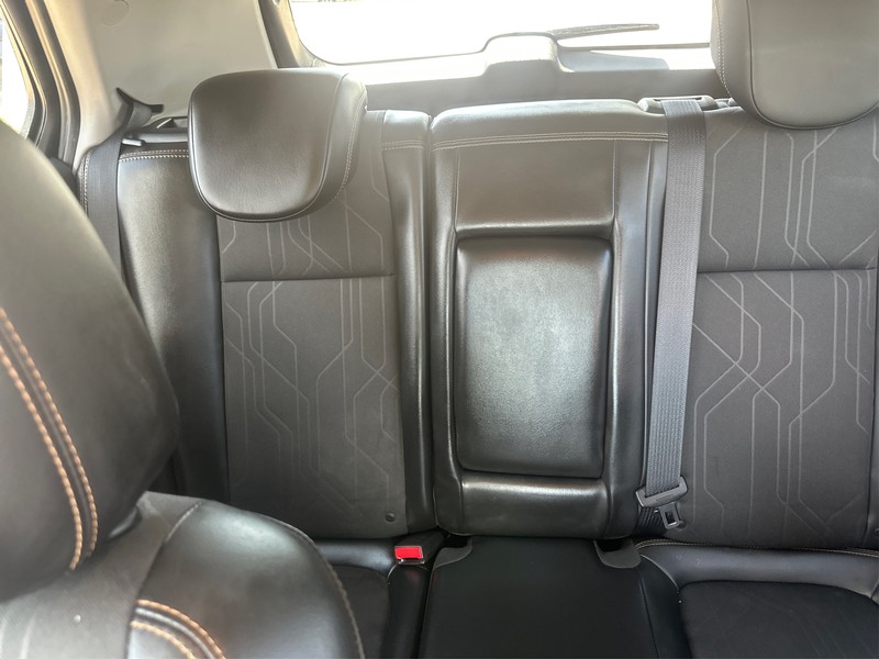 Chevrolet Trax Vehicle Full-screen Gallery Image 12