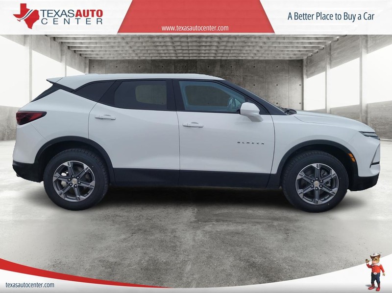 Chevrolet Blazer Vehicle Full-screen Gallery Image 04