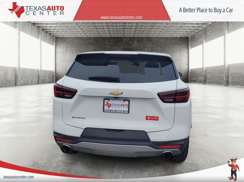 Chevrolet Blazer Vehicle Full-screen Gallery Image 06