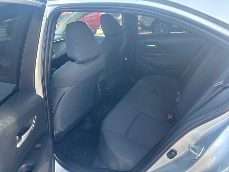 Toyota Corolla Vehicle Full-screen Gallery Image 10