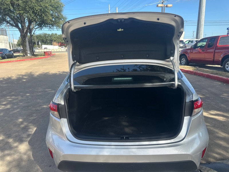 Toyota Corolla Vehicle Full-screen Gallery Image 11