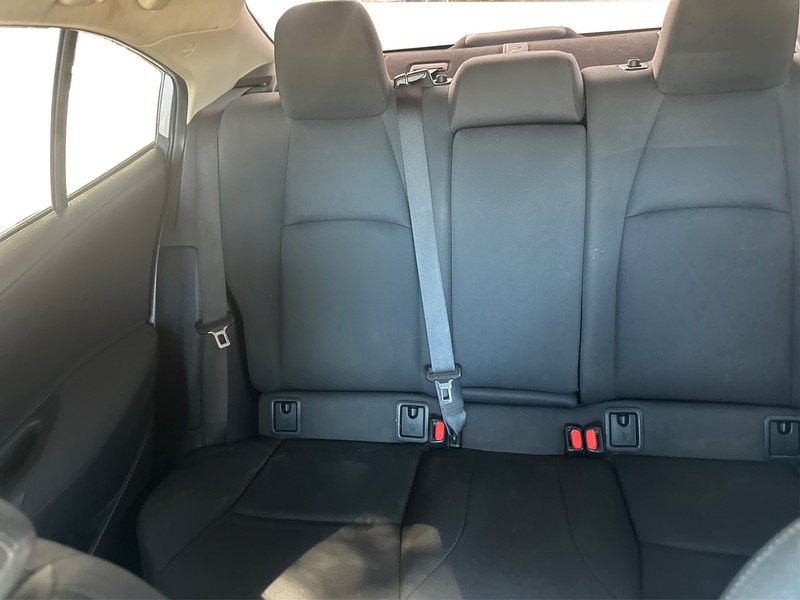 Toyota Corolla Vehicle Full-screen Gallery Image 13