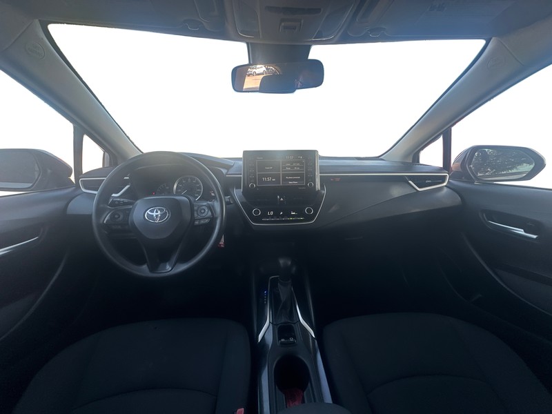 Toyota Corolla Vehicle Full-screen Gallery Image 15