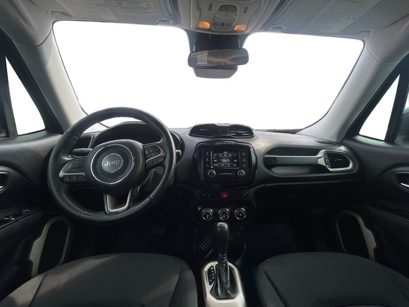 Jeep Renegade Vehicle Full-screen Gallery Image 14