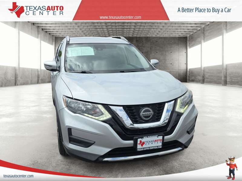 Nissan Rogue Vehicle Full-screen Gallery Image 3