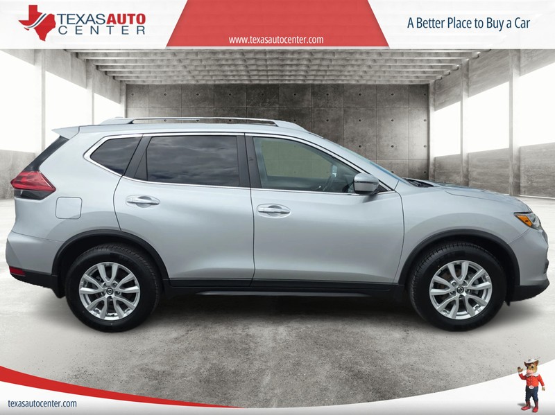 Nissan Rogue Vehicle Full-screen Gallery Image 4