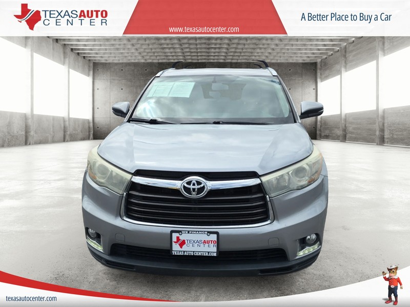 Toyota Highlander Vehicle Full-screen Gallery Image 3