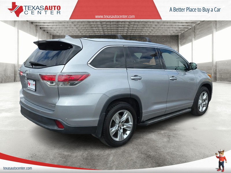 Toyota Highlander Vehicle Full-screen Gallery Image 7