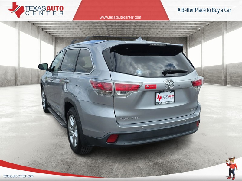 Toyota Highlander Vehicle Full-screen Gallery Image 8