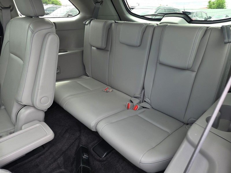 Toyota Highlander Vehicle Full-screen Gallery Image 19