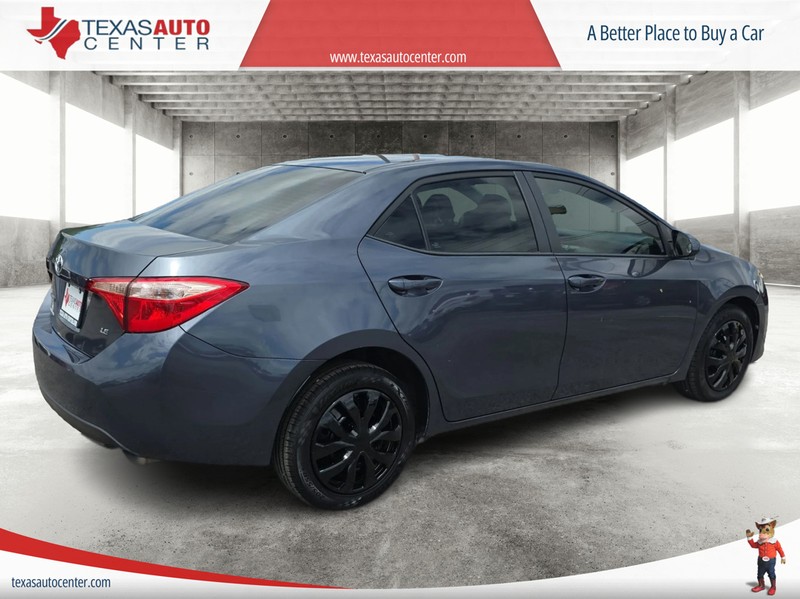 Toyota Corolla Vehicle Full-screen Gallery Image 7