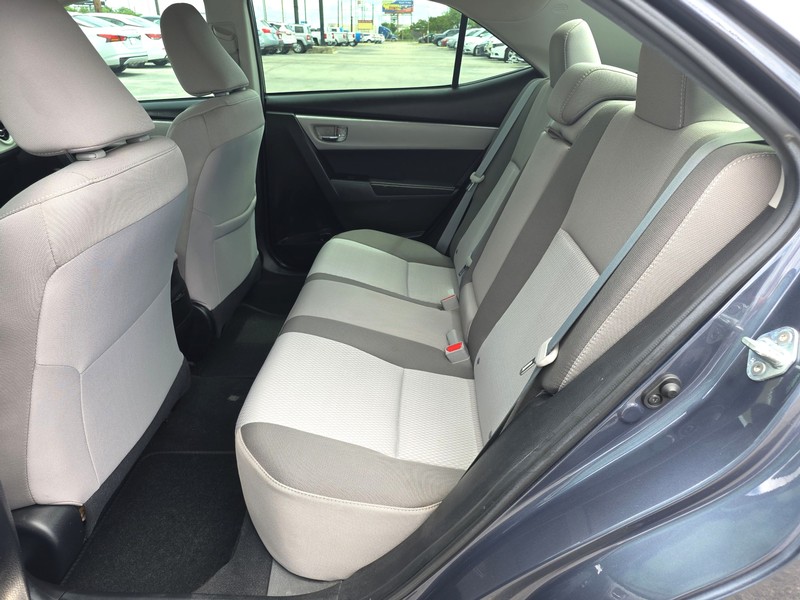 Toyota Corolla Vehicle Full-screen Gallery Image 10