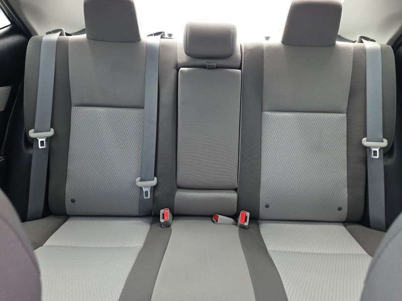 Toyota Corolla Vehicle Full-screen Gallery Image 12