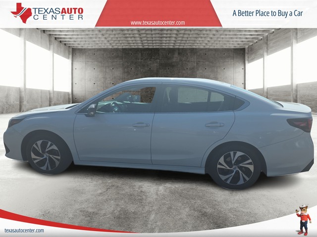 Subaru Legacy Vehicle Full-screen Gallery Image 05