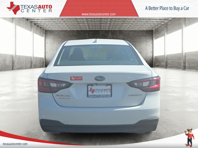 Subaru Legacy Vehicle Full-screen Gallery Image 06