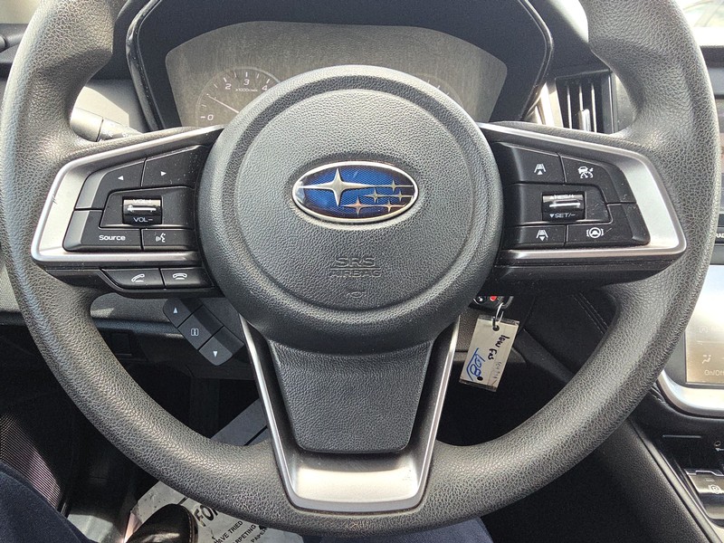 Subaru Legacy Vehicle Full-screen Gallery Image 13