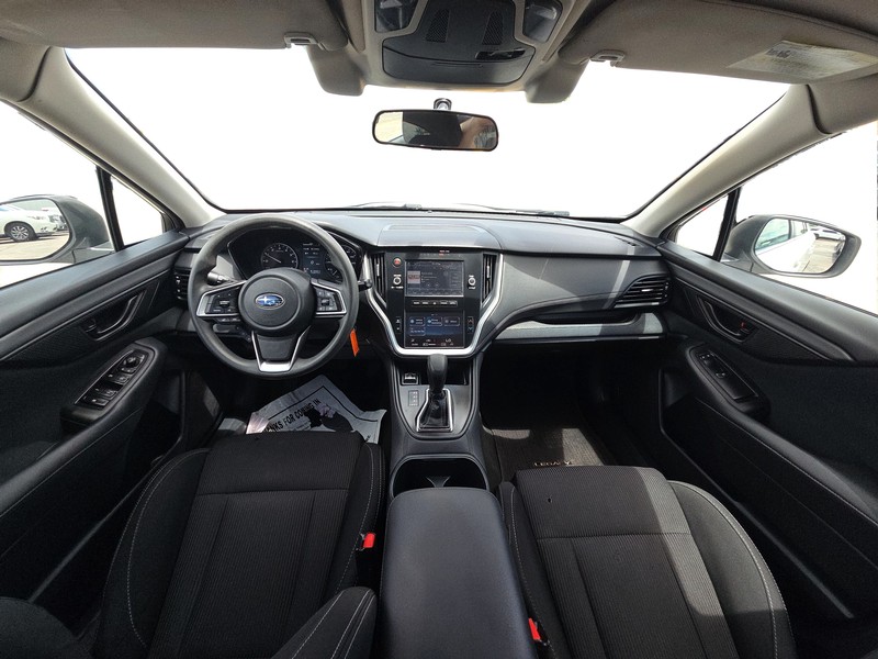 Subaru Legacy Vehicle Full-screen Gallery Image 14