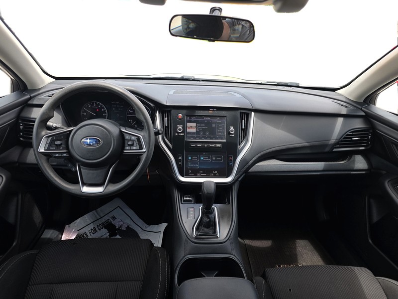 Subaru Legacy Vehicle Full-screen Gallery Image 15