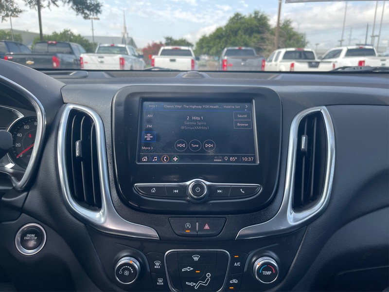 Chevrolet Equinox Vehicle Full-screen Gallery Image 9