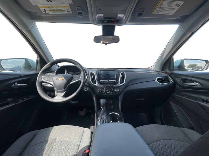 Chevrolet Equinox Vehicle Full-screen Gallery Image 12