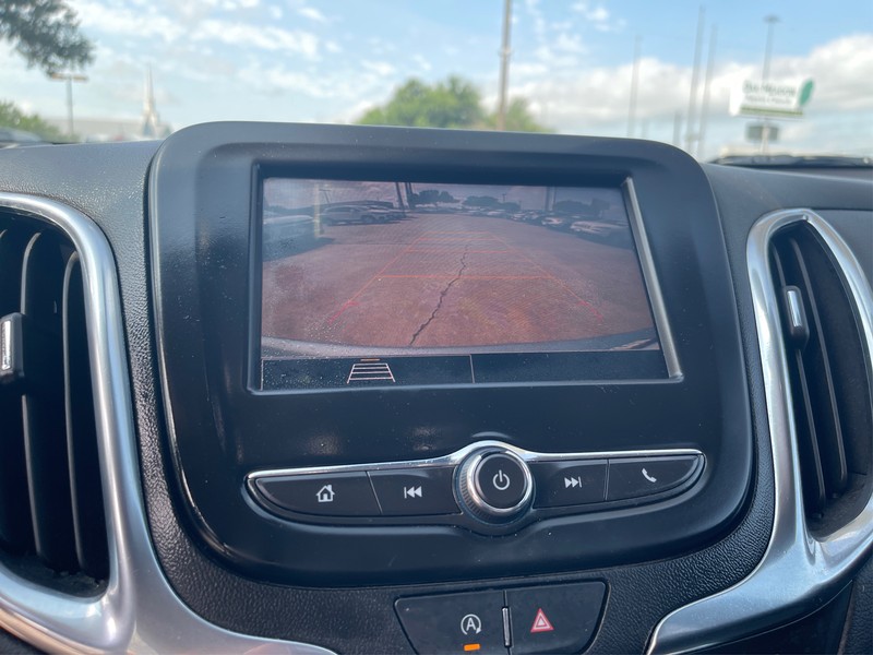 Chevrolet Equinox Vehicle Full-screen Gallery Image 14