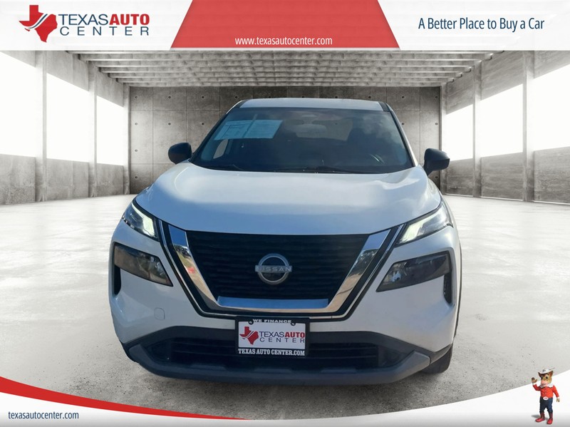 Nissan Rogue Vehicle Full-screen Gallery Image 3