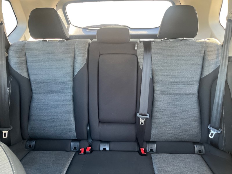 Nissan Rogue Vehicle Full-screen Gallery Image 13