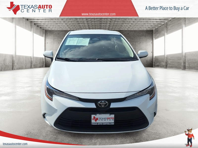 Toyota Corolla Vehicle Full-screen Gallery Image 3