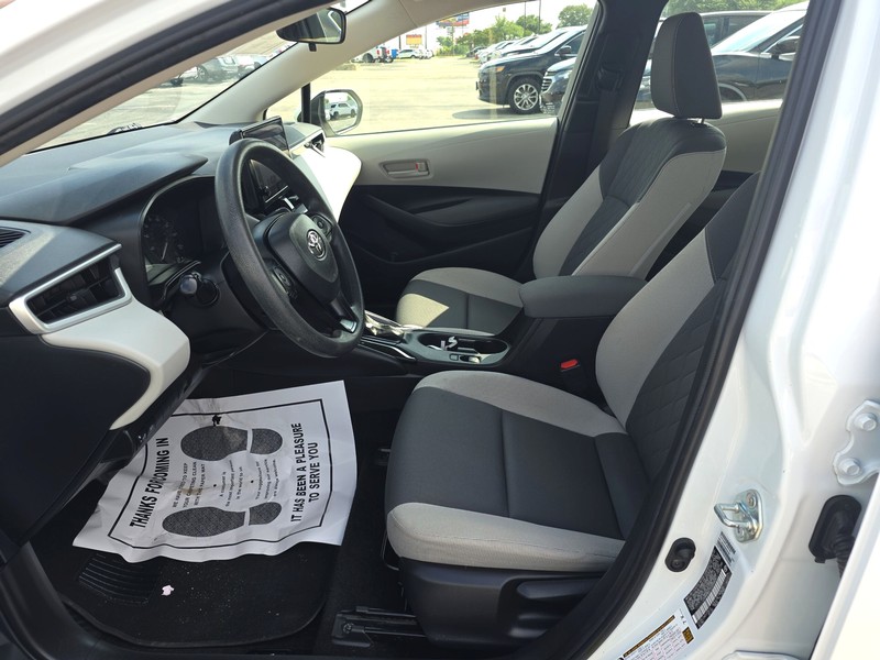 Toyota Corolla Vehicle Full-screen Gallery Image 9