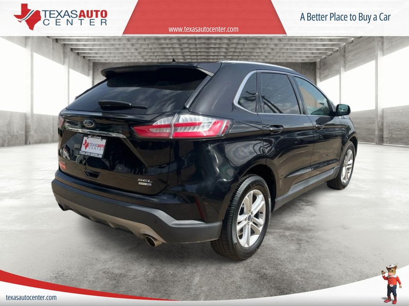 Ford Edge Vehicle Full-screen Gallery Image 2