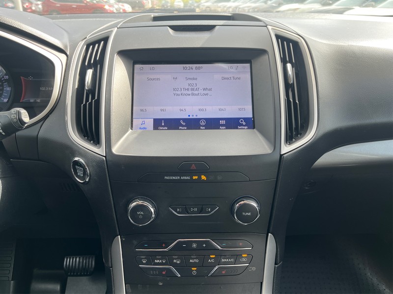 Ford Edge Vehicle Full-screen Gallery Image 12