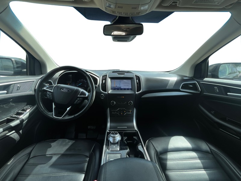 Ford Edge Vehicle Full-screen Gallery Image 15