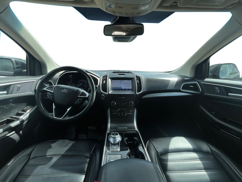 Ford Edge Vehicle Full-screen Gallery Image 16