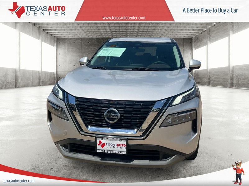 Nissan Rogue Vehicle Full-screen Gallery Image 3