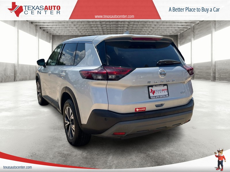 Nissan Rogue Vehicle Full-screen Gallery Image 8