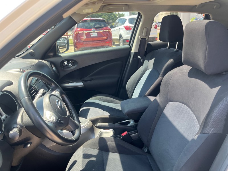 Nissan JUKE Vehicle Full-screen Gallery Image 9