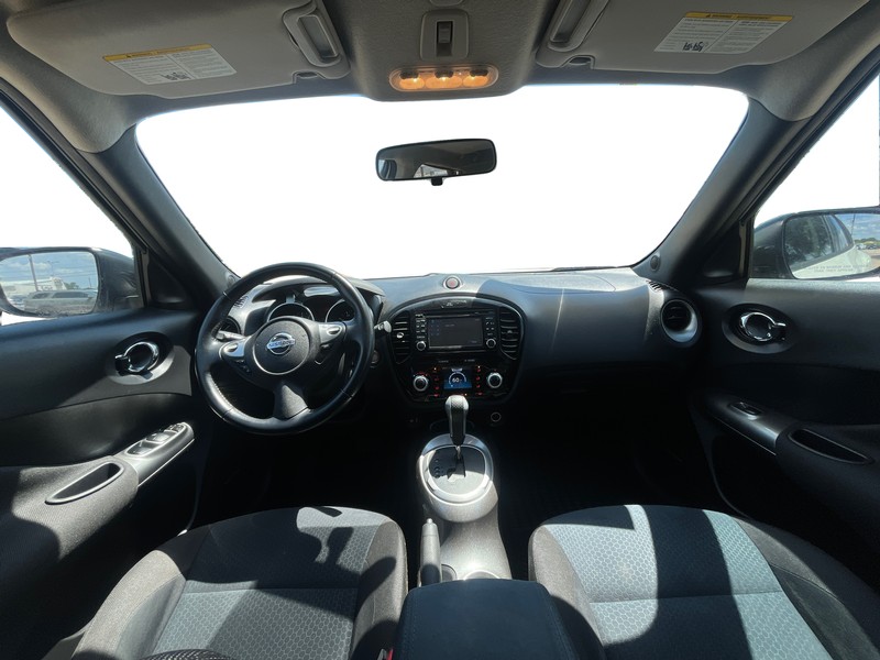Nissan JUKE Vehicle Full-screen Gallery Image 15
