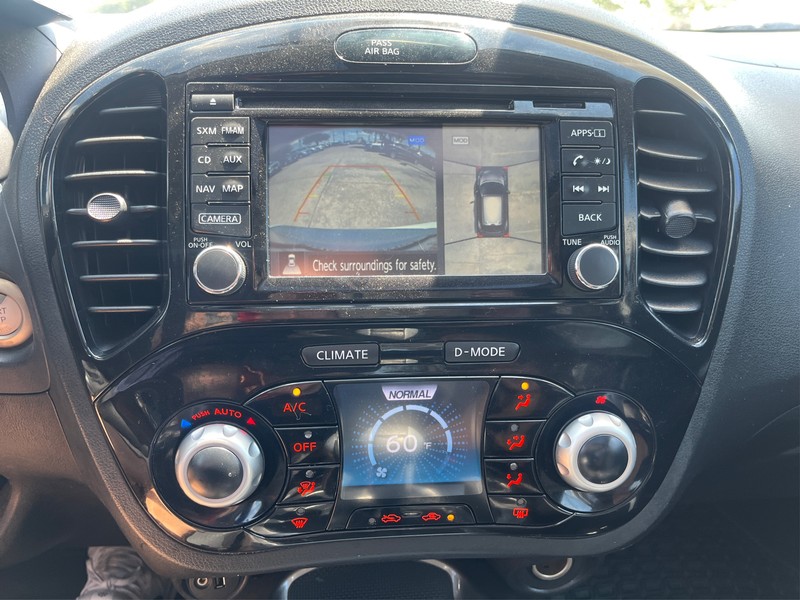Nissan JUKE Vehicle Full-screen Gallery Image 17