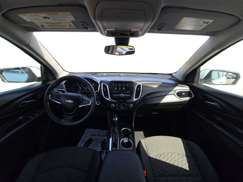 Chevrolet Equinox Vehicle Full-screen Gallery Image 15