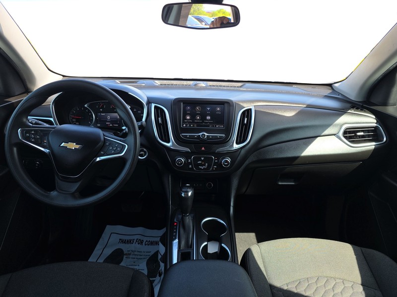 Chevrolet Equinox Vehicle Full-screen Gallery Image 16