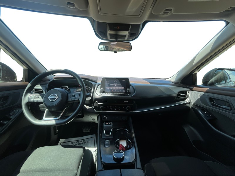 Nissan Rogue Vehicle Full-screen Gallery Image 16