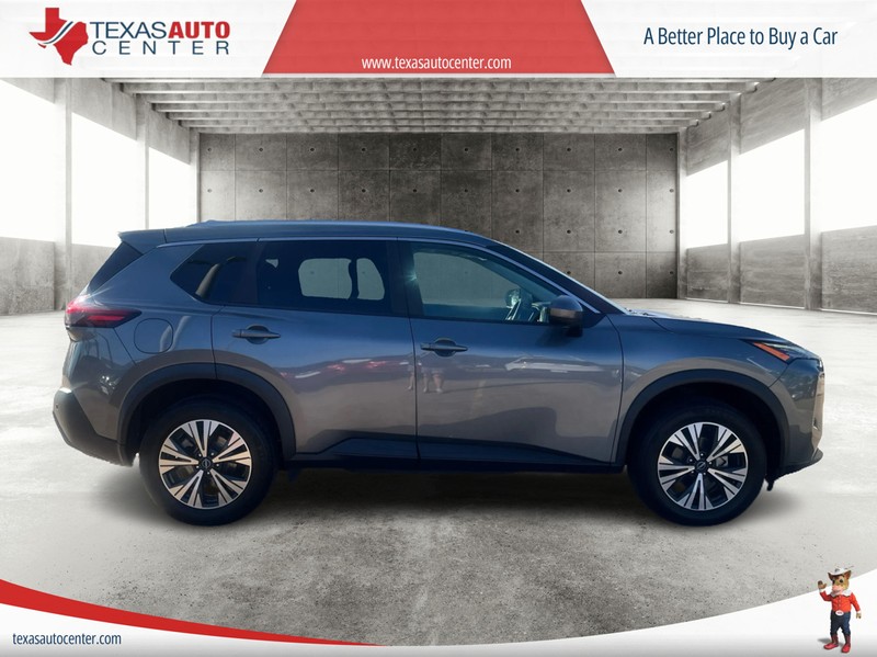 Nissan Rogue Vehicle Full-screen Gallery Image 4
