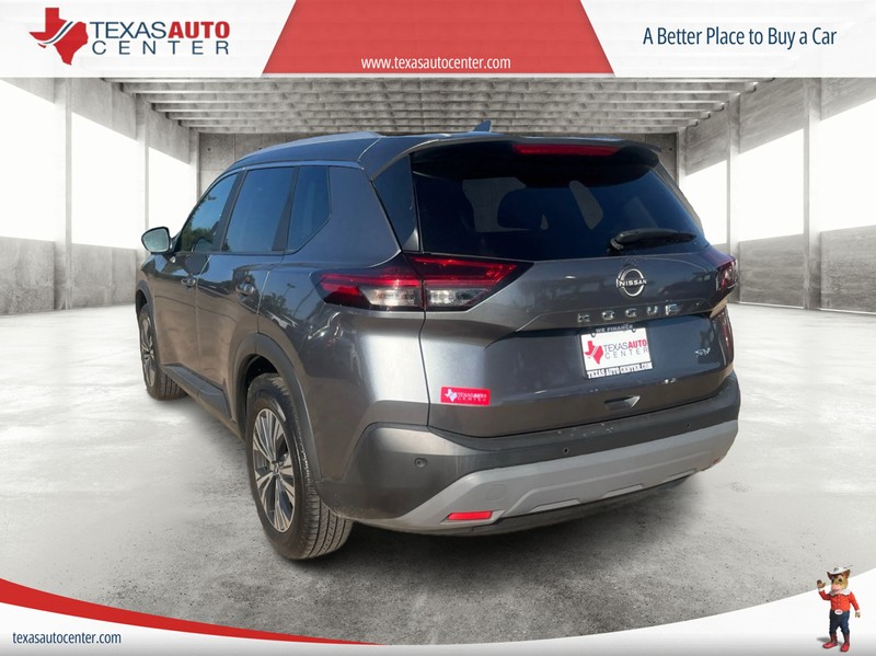 Nissan Rogue Vehicle Full-screen Gallery Image 8