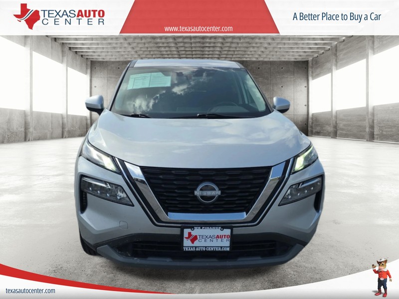 Nissan Rogue Vehicle Full-screen Gallery Image 3