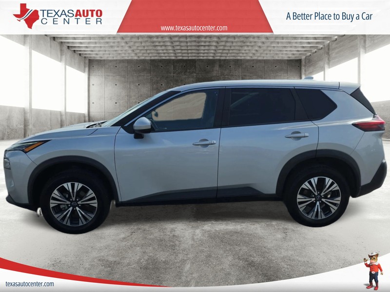 Nissan Rogue Vehicle Full-screen Gallery Image 5
